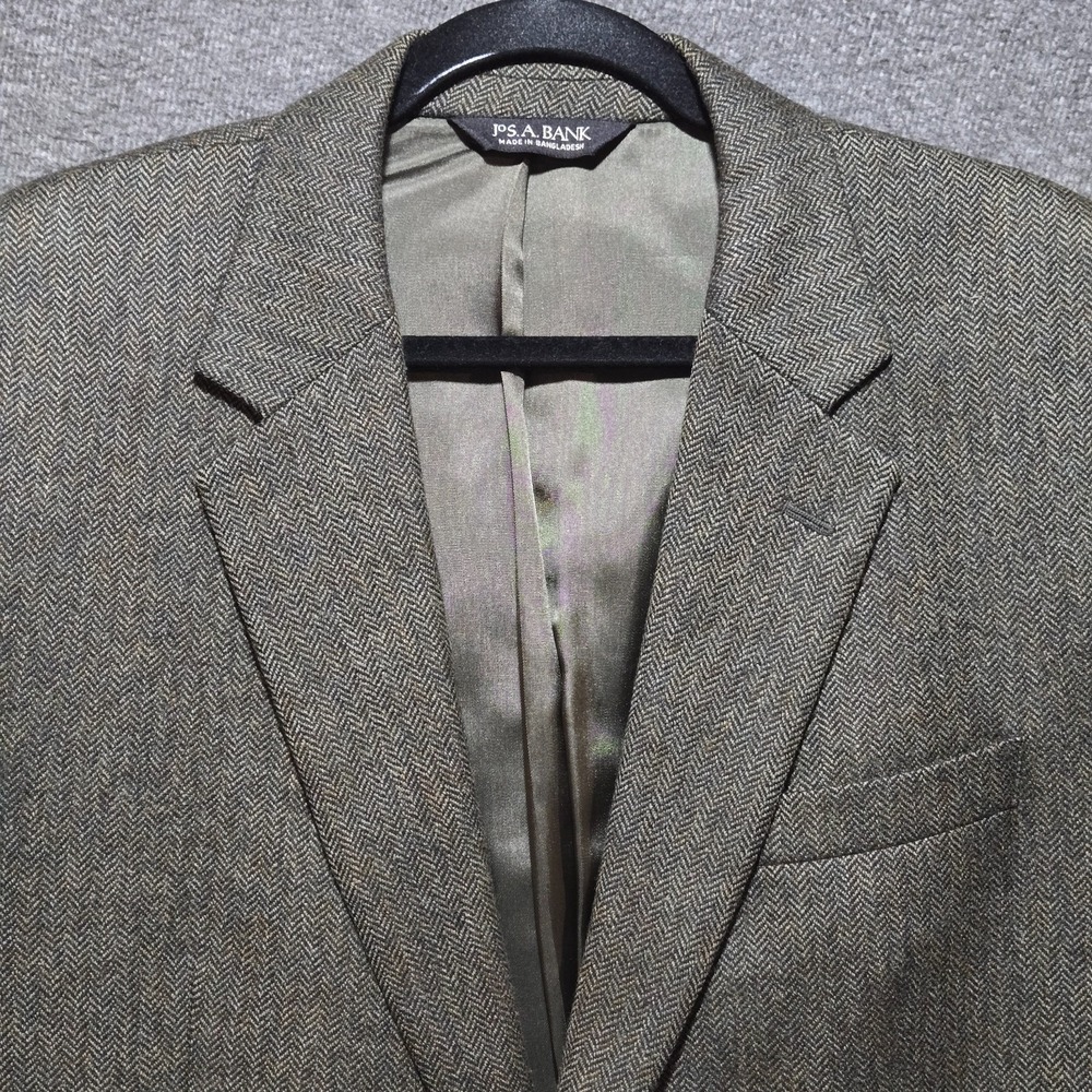 Jos A Bank Mens Wool Sports Coat 44R Olive Green Herringbone Blazer 2 Button